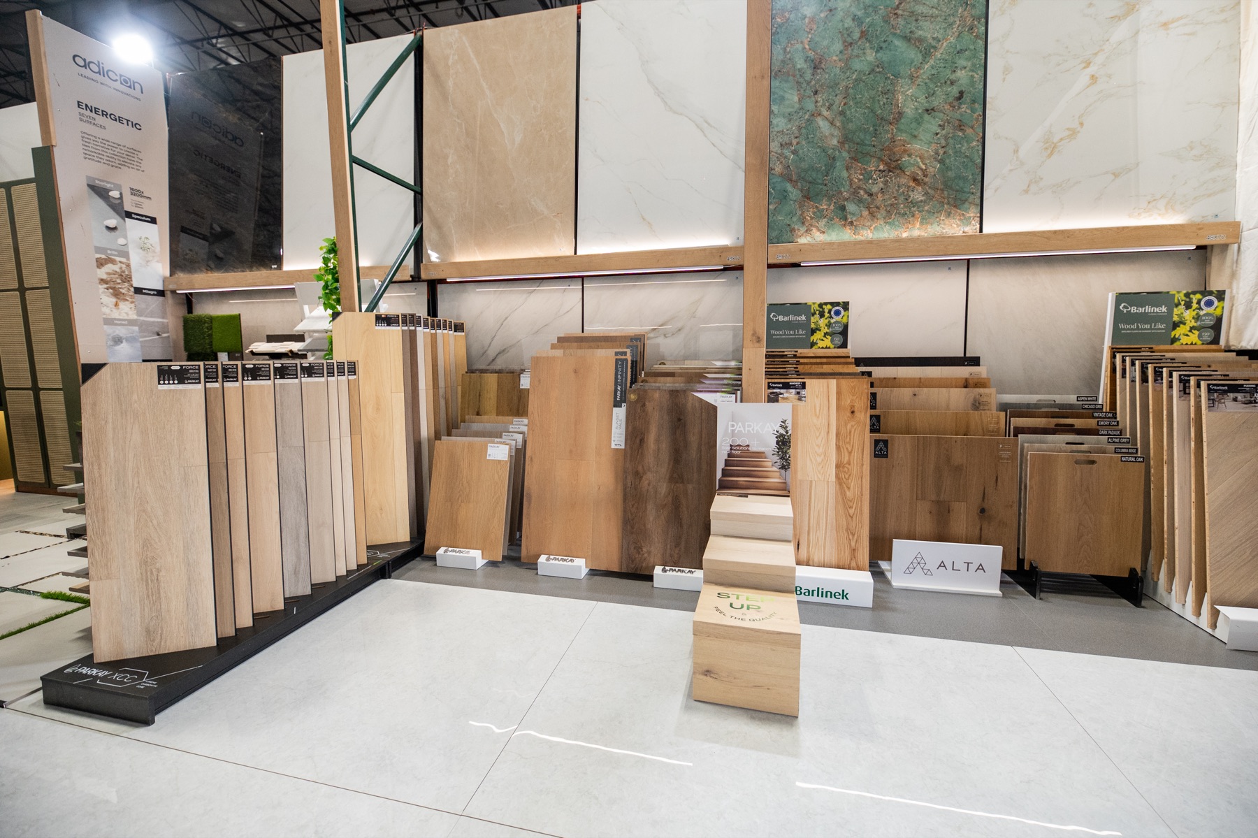 Wood flooring and porcelain displays inside the showroom